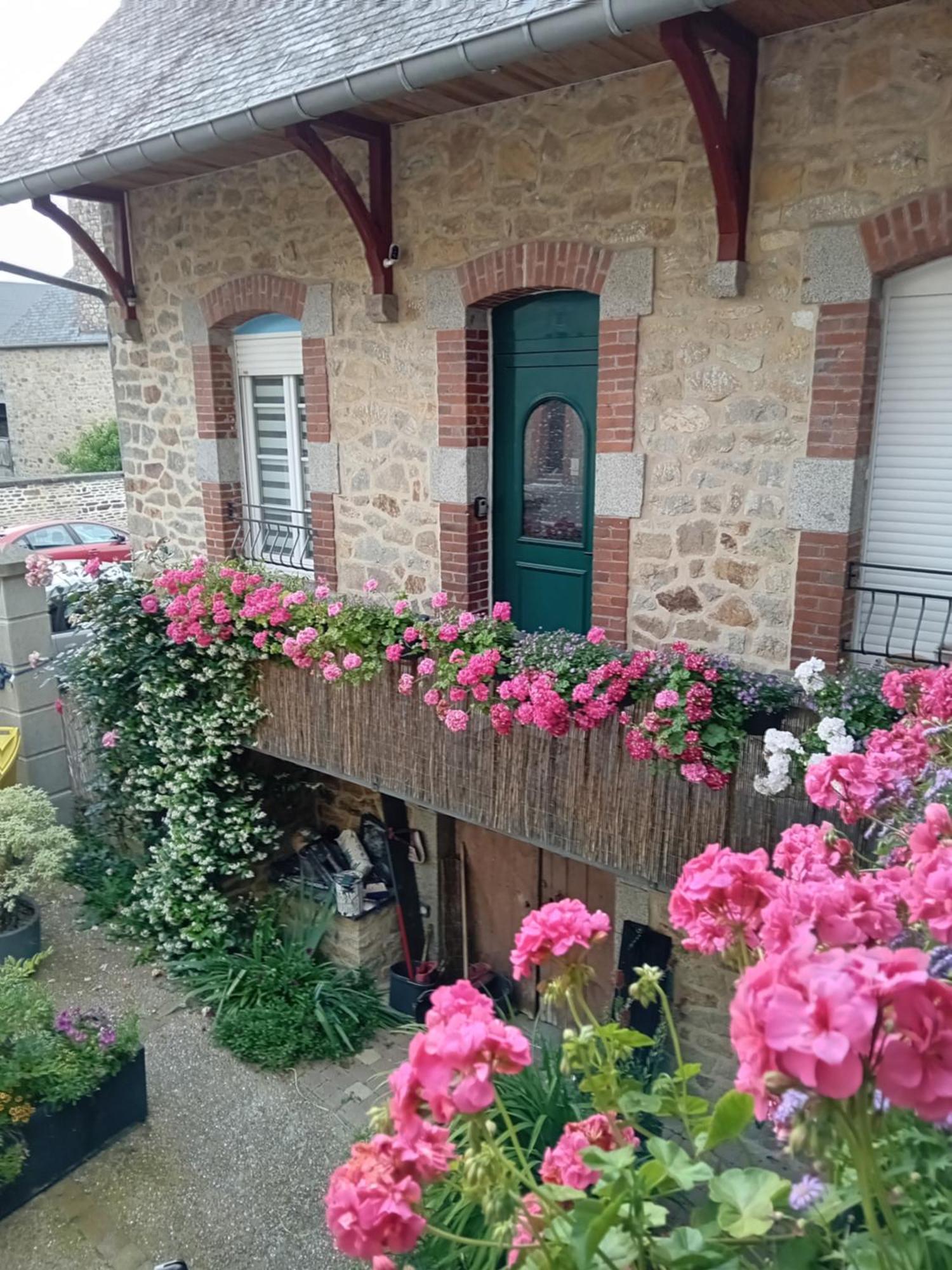 Les Gites De Lyly Ποντορσόν Εξωτερικό φωτογραφία